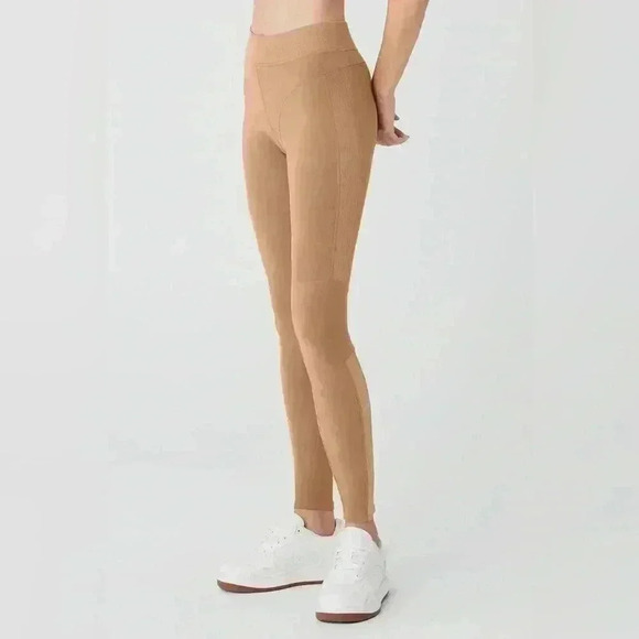 Alo Yoga - ALOSOFT HIGH-WAIST HEAD START LEGGING - Picture 1 of 5